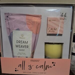 NWT MUSEE ALL IS CALM BATH SOAK,CANDLE & SOAP SET